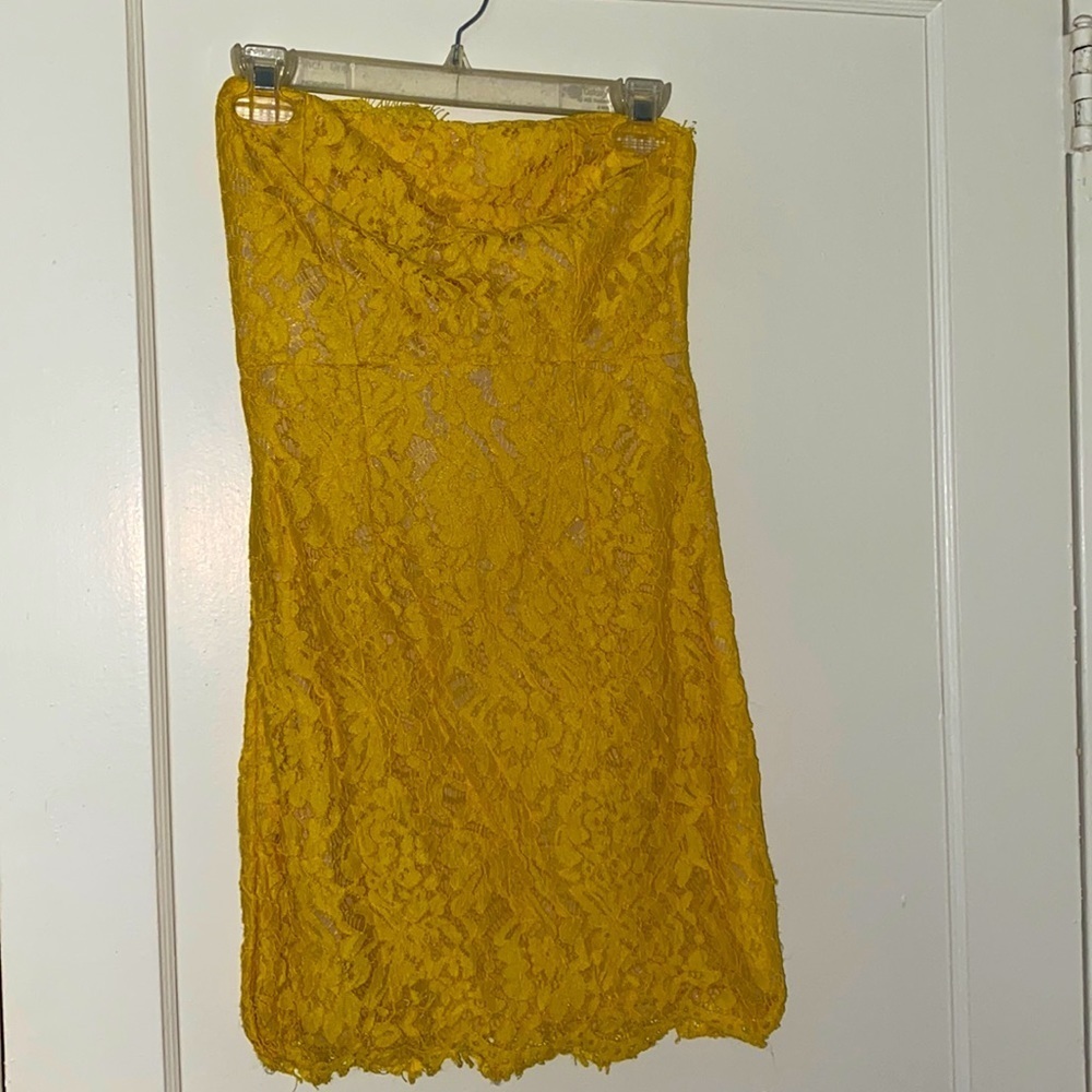 Lulus yellow and cream strapless lace dress size: S